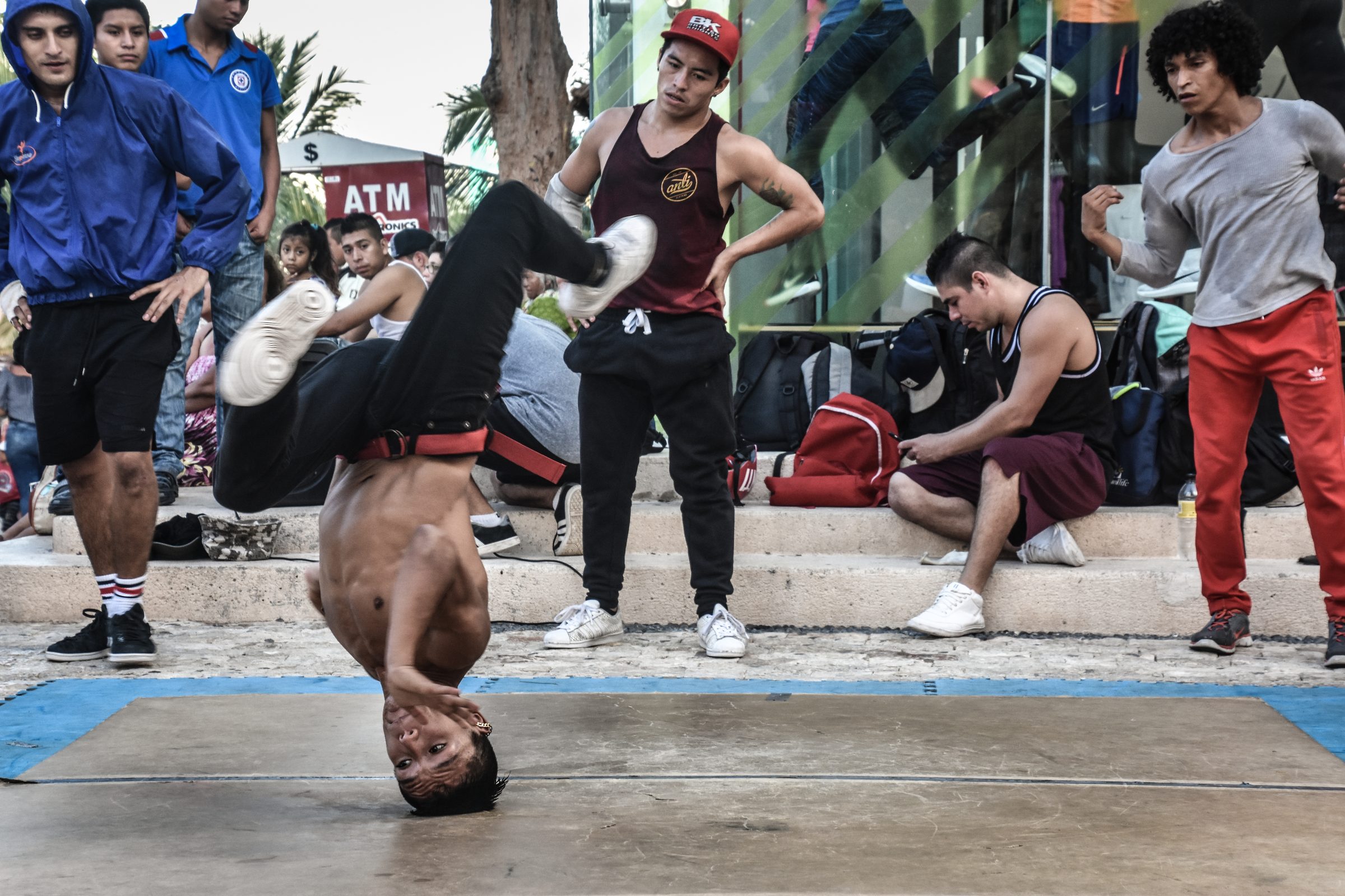 Breakdancer